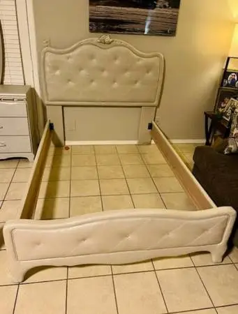 Full Bedroom Set/ Juego de recámara