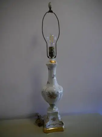 VTG LAMP w Gold accents