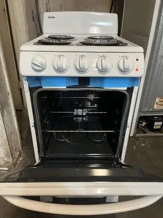 GREAT CONDITION DANBY WHITE COLOR COMPACT.ELECTRIC ((220V )) STOVE