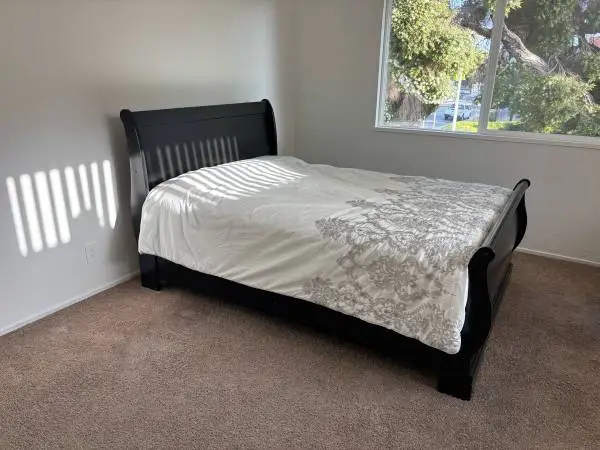 CLEAN QUEEN SIZE BED SHAWNA STONEY WITH MATTRESS $ 250 (O. B. O )