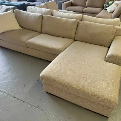 🌟 Plush L- Shaped Sofa With Right Hand Chaise – LIMITED STOCK 🌟