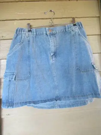 Womens Misses Stylish Denim Short Skirt XL (12-14) - New Without Tags