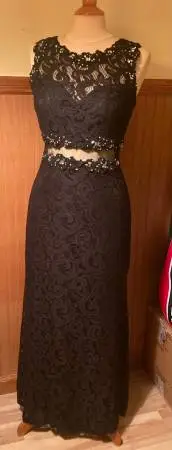 BEAUTIFUL & SEXY DRESS GOWN FOR ANY FORMAL OCCASION WORN ONCE LIKE NEW