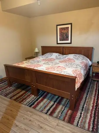 King bed, short