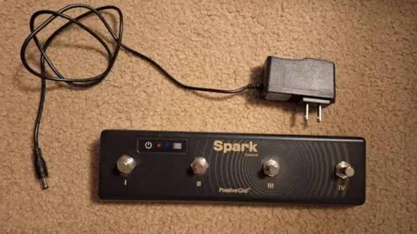 Positive Grid Spark Guitar or Bass Amp Controller Pedal, Battery