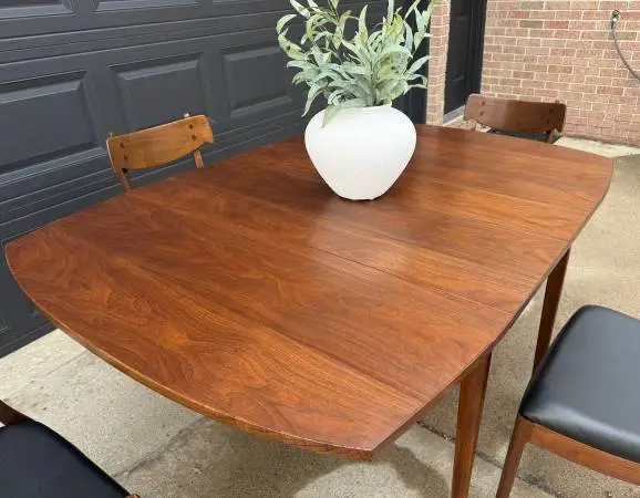 Beautiful Drexel Declaration refinished walnut mid century  dining set