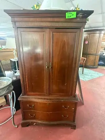 Lexington Furniture Traditional Wooden Armoire & Media Chest