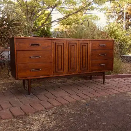 Excellent 1963 MCM Broyhill Sculptra walnut 9dr Dresser/Credenza NICE!