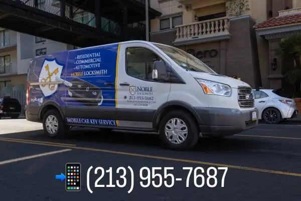 24/7 Mobile Locksmith - Car Key Replacement & Lockouts