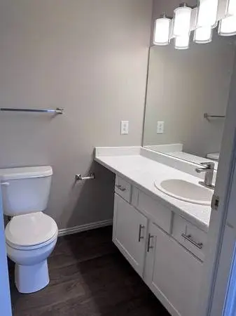 2 BR/2 BA thatll make your pets tail wag! Pet-loving community.