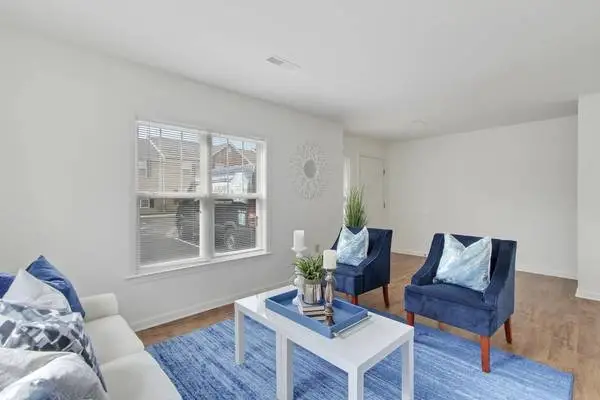 Vibrant Living Meets Cozy Retreats: Your Next Home Awaits Here!
