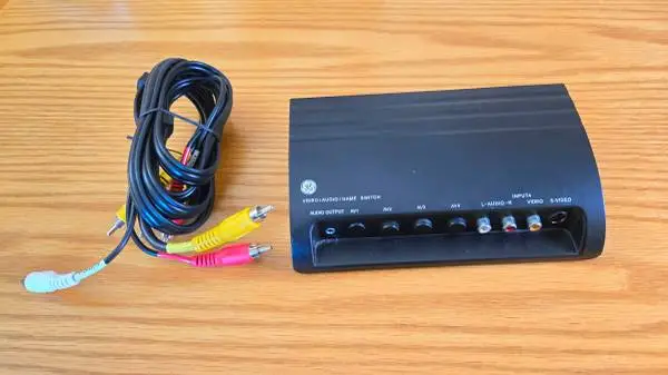 GE Audio Video Game Switch AV Switcher (Plugs 4 Consoles in One)