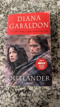Outlander by Diana Gabaldon, Paperback Book