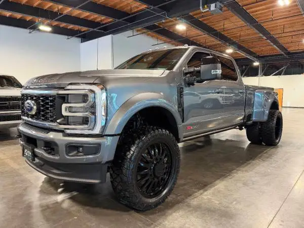 2025 Ford F-450 Super Duty Diesel 4x4 4WD Truck Platinum  4dr Crew Cab