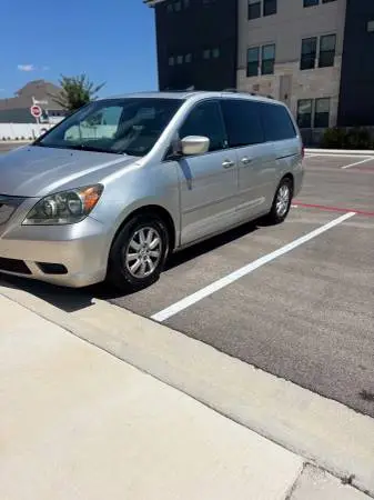 2008 HONDA Odyssey runs excellent!!