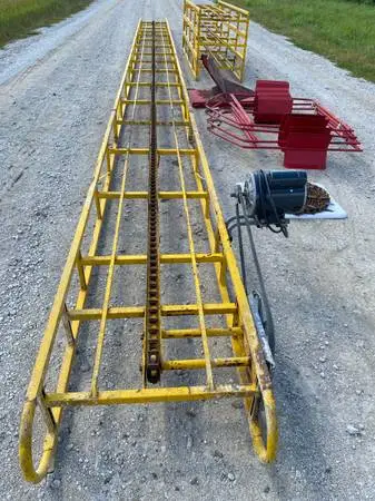 Snowco 32ft. Hay Bale Elevator
