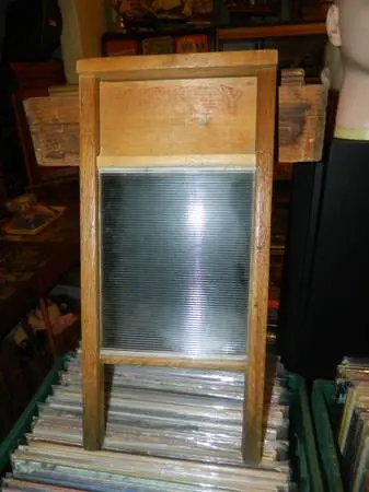 SMALL ANTIQUE VICTORY #508 MINI WASHBOARD