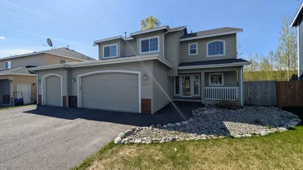 Huge 4 Bdrm/ 2.5 Bath House in The Best Neighborhood! Dogs Welcome!