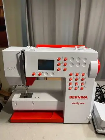 BERNINA SIMPLY RED SEWING MACHINE B 215