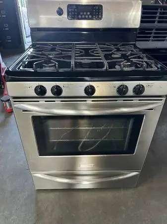 Frigidaire Stainless Steel 5 Burner 30” GAS Stove