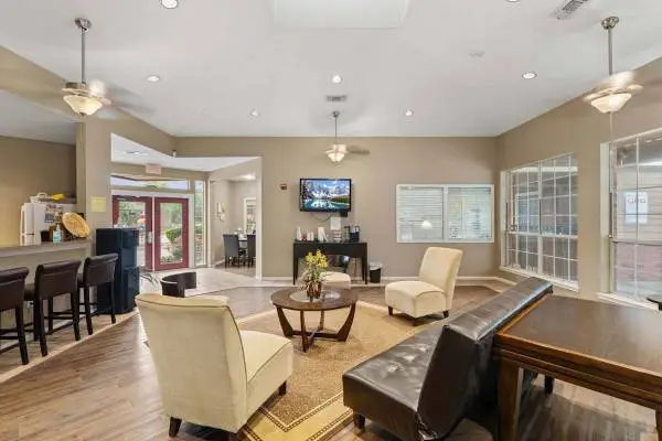 Breakfast Bar, On-Site Management, Business Center