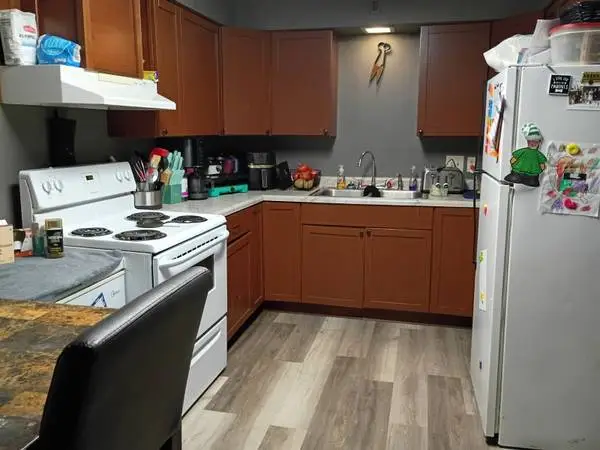 $700| 1BD 1BA| 1223 15th Ave Unit 302 | Available 08/01/2026