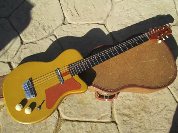1955-56 Silvertone Model 1357 Electric Guitar & Amp