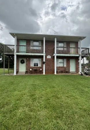 1 BEDROOM/1 BATH UPSTAIRS APT 2120 ROCK CREEK ALL UTILITIES INCLUDED