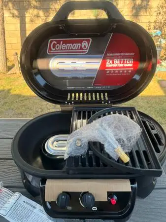 BLACK BRAND NEW ROADTRIP PORTABLE GRILL
