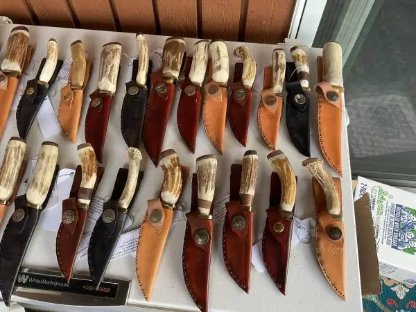 Knifes  fixed blades skinners & hunt . antler handles  with leather sheath
