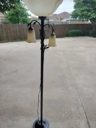 Floor lamp