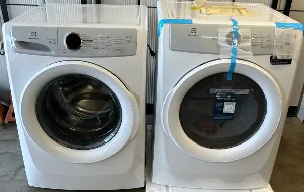 New Electrolux Set Front Load Washer and Gas Dryer