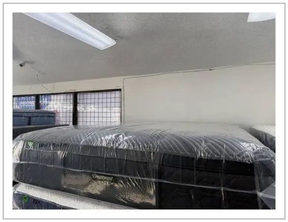 KING SIZE SIMMONS BEAUTYREST BLACK SERIES 3 PILLOW MATTRESS & BOX BED