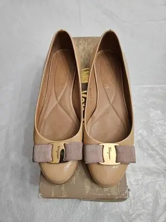 Ferragamo flats size 7