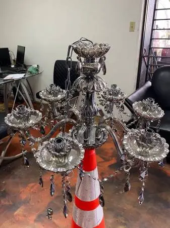 USED MINT Classic Chandelier nice