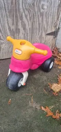 Little Tikes 3 Wheeled Ride On Toy