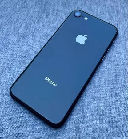 Factory Unlocked Apple iPhone 8 (128 GB) Space Gray
