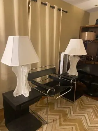 BEAUTIFUL SET OF VINTAGE MCM LUCITE LAMPS ( set of 2 )