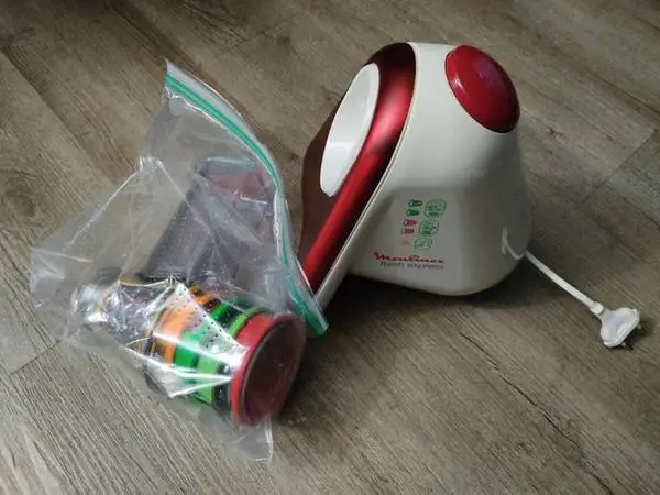 Moulinex Fresh Express Vegetable Slicer & Grater For Sale (European Ed