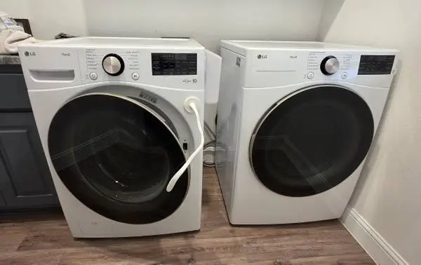 LG Smart Washer & Dryer Set (WM4000W / DLEX4000W) – Used <1 Year