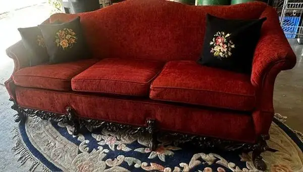 VICTORIAN STYLE/ SOFA IN RED VELVET UPHOLSTERY