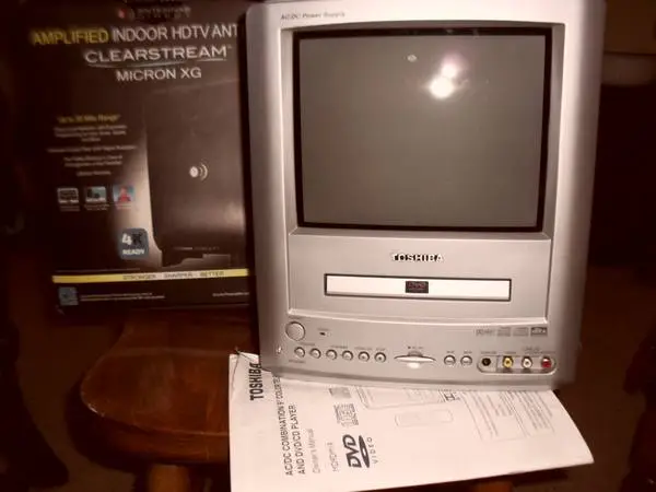 Jeep/tent  campingToshiba TV/DVD