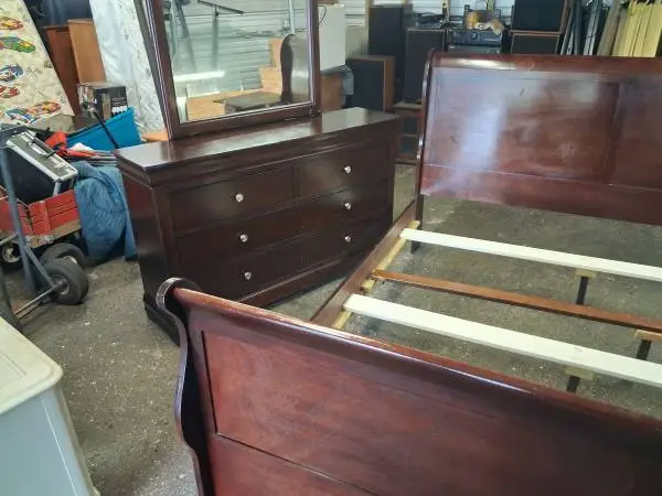 Bedroom set