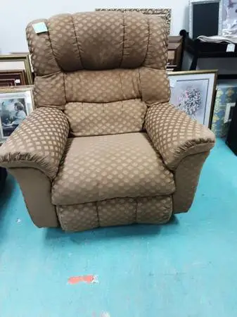 Large Recliner  10556