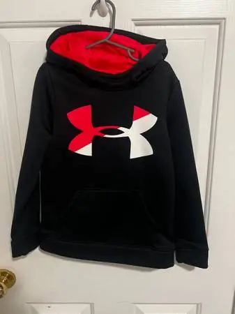 Under Armour Youth Small black hoodie