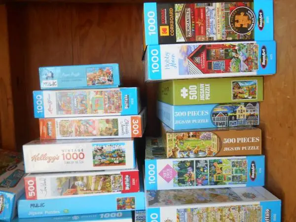 JIGSAW PUZZLES