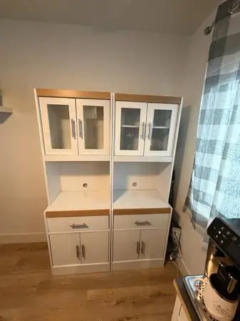 Kitchen pantry cabinets x 2 / very cheap