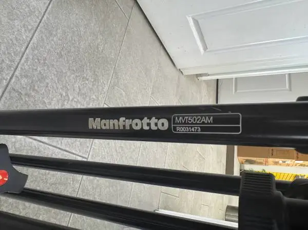 Manfrotto Tripod w/ attchment control