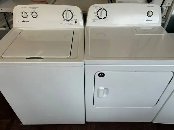 Amana Set Washing Machine and Dryer Side by Side