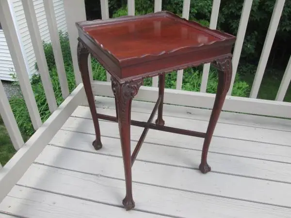 1920 Solid Mahogany, Hand Carved End-Table (Mint Cond, Very Sturdy)